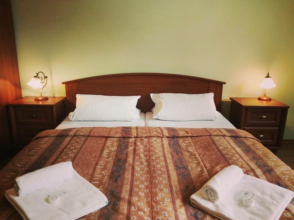 Hotel Derby カルロヴィ・ヴァリ エクステリア 写真