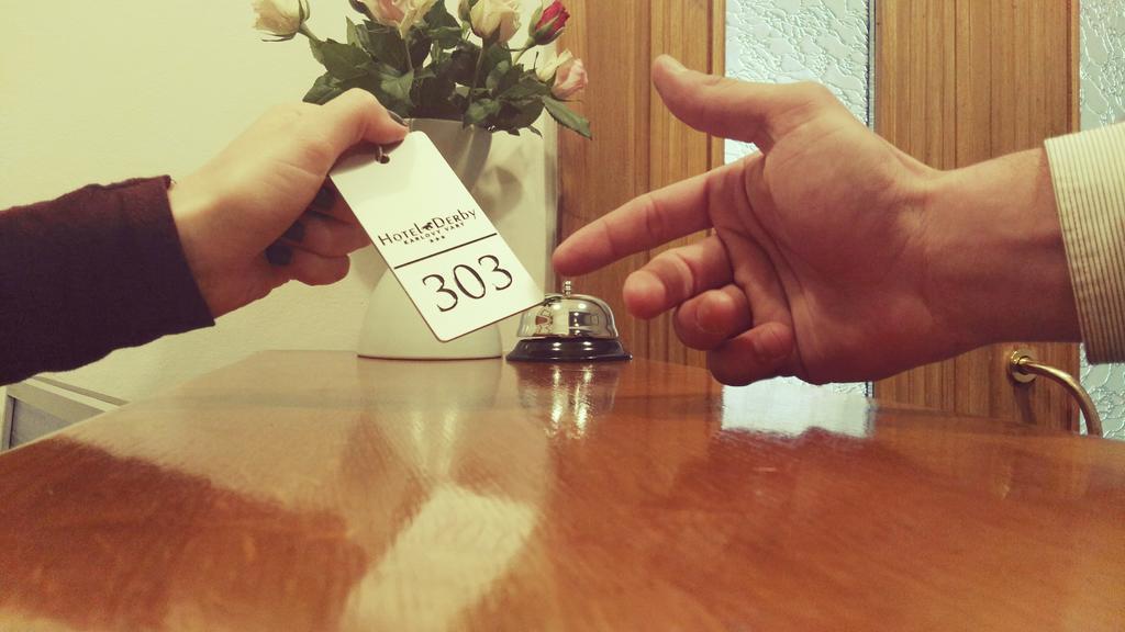 Hotel Derby カルロヴィ・ヴァリ エクステリア 写真